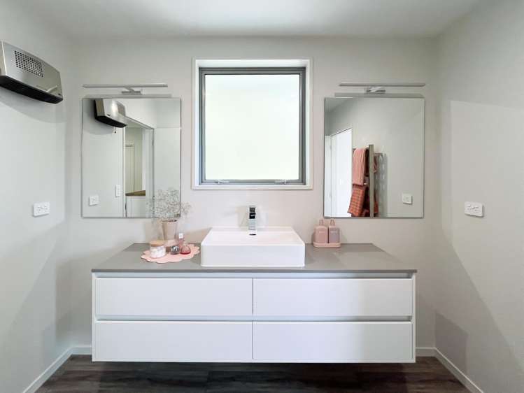 214 Findlay Road Ascot_16