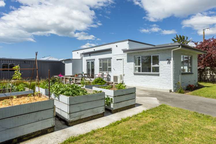 912 Clive Street Akina_11