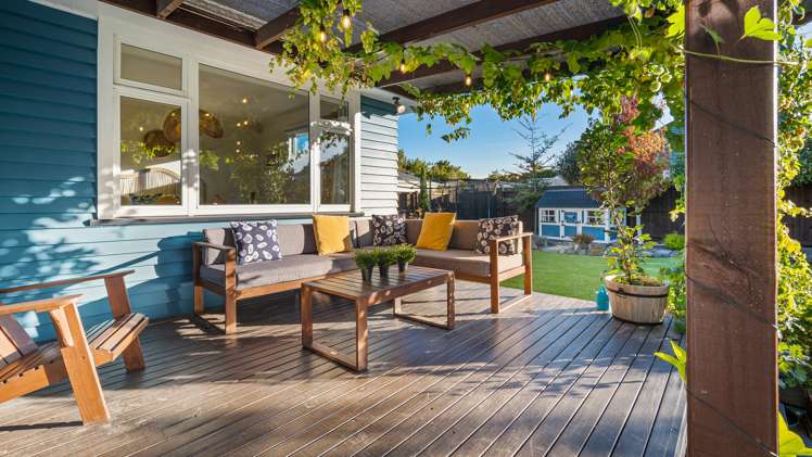 24 Derrett Place Saint Martins_16