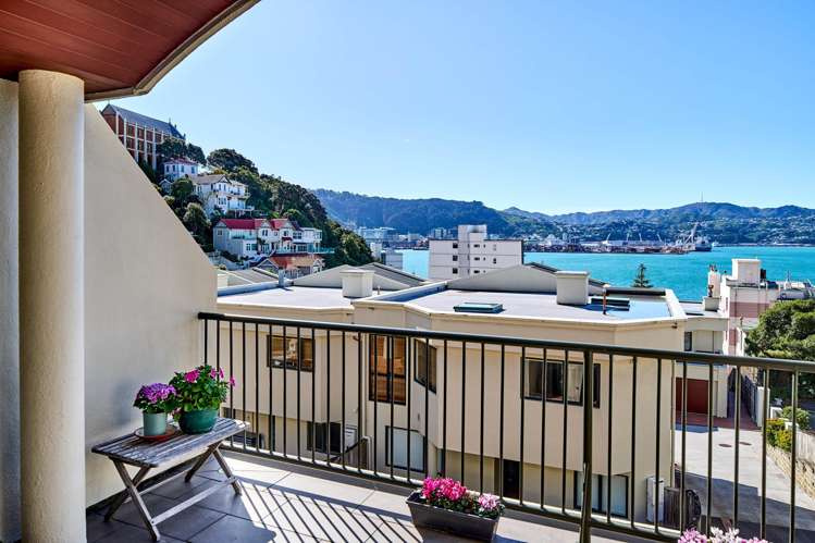 12/22 Oriental Terrace Oriental Bay_13