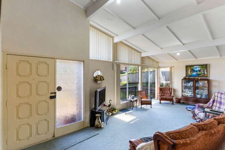 40 Easton Park Parade Glenfield_7