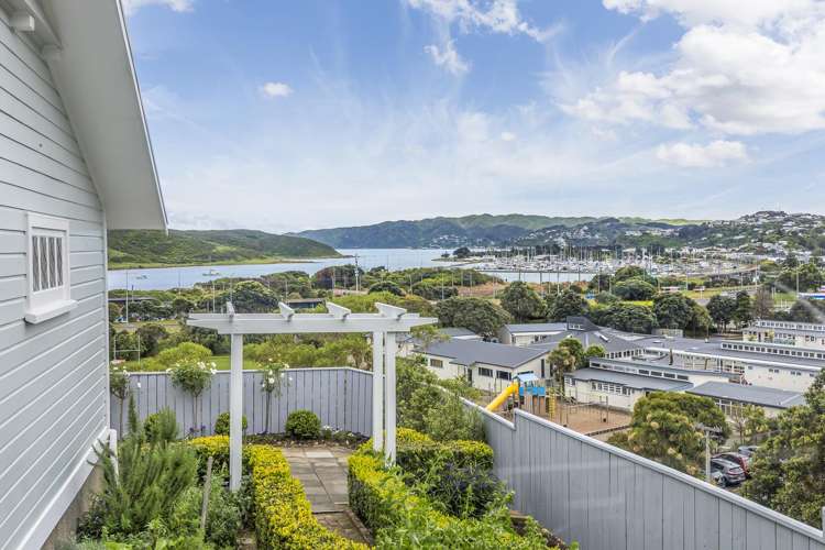 4A & 4B Whitianga View Paremata_33