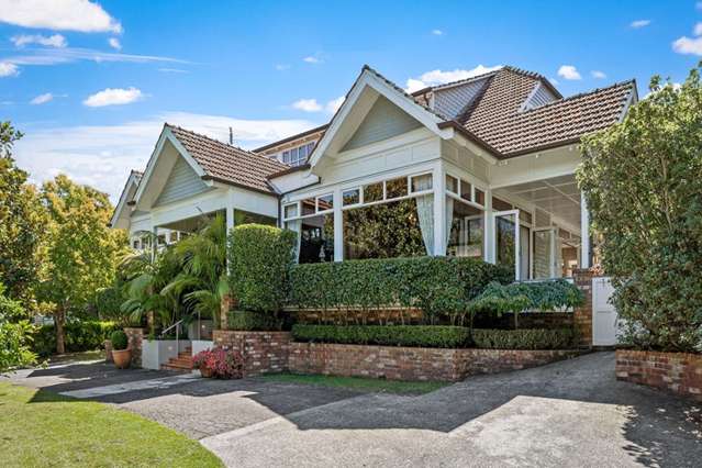 'Cluckingham Palace' sells for over $9m