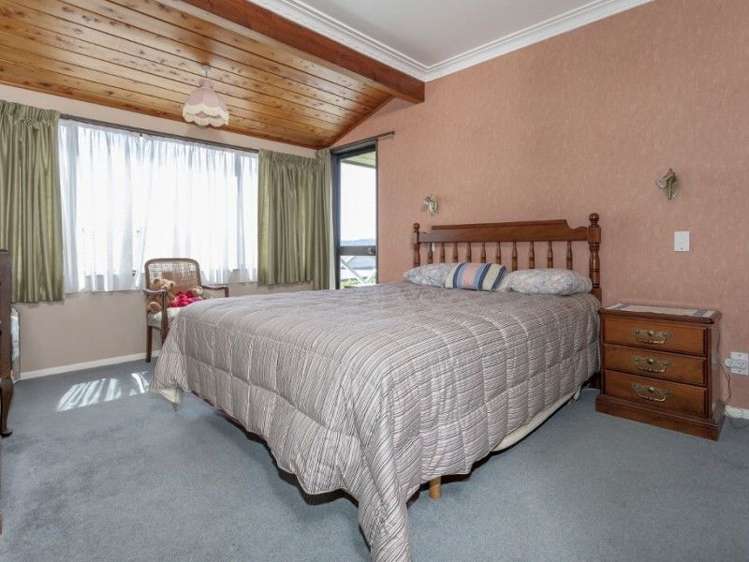 108 Fernleigh Glade Whangamata_12