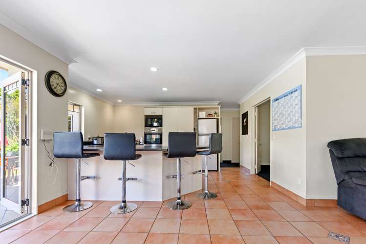 37 Church Road Pukete_5