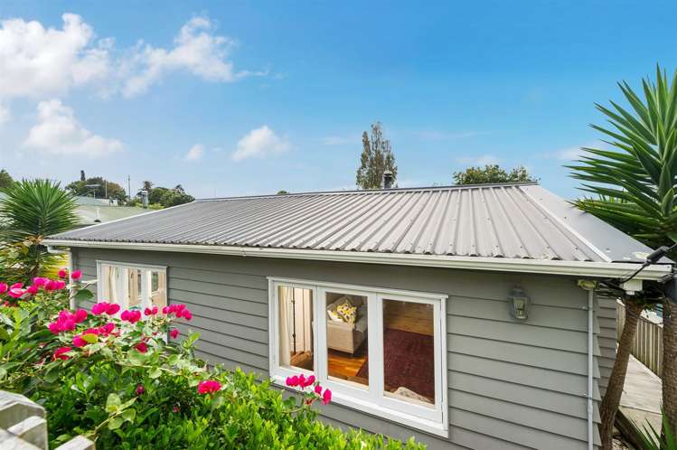 669 Beach Road Rothesay Bay_22