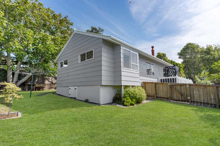 2/5 Cresta Avenue Beach Haven_10