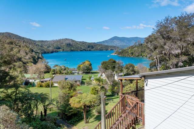 - Lochmara Bay Lochmara Bay_3