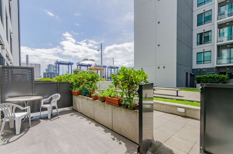 140/6 Dockside Lane Auckland Central_7