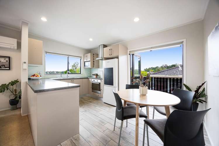 2/5 Witheford Drive Bayview_7
