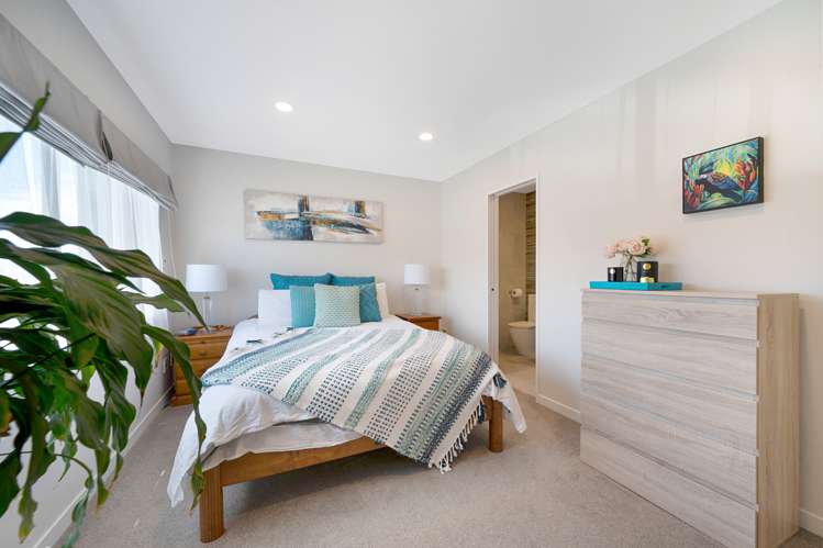 8 Meritage Lane Te Atatu South_13