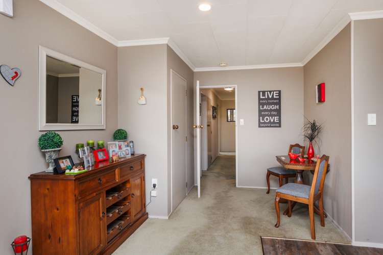 8 Willowbank Crescent Feilding_5