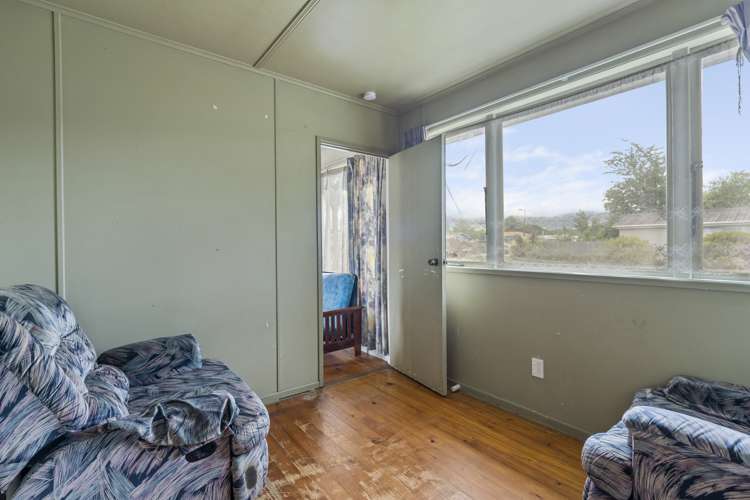 2 Toi Grove Turangi_12