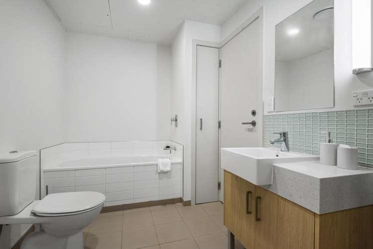 210/4 Wagener Place Mount Albert_10