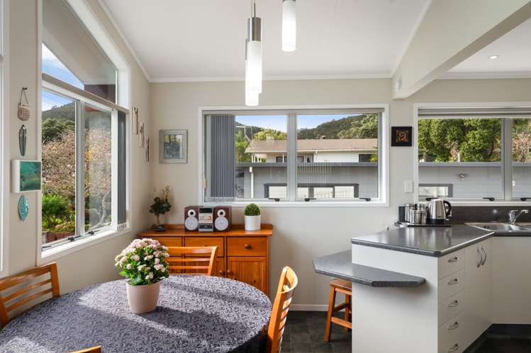 5 West Crescent Te Puru_10