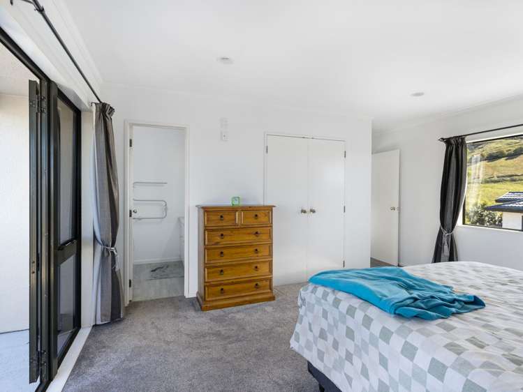 84 Churchill Drive Taradale_11