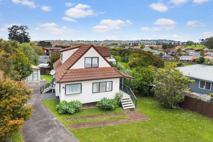 9 Gosford Drive Botany Downs_20