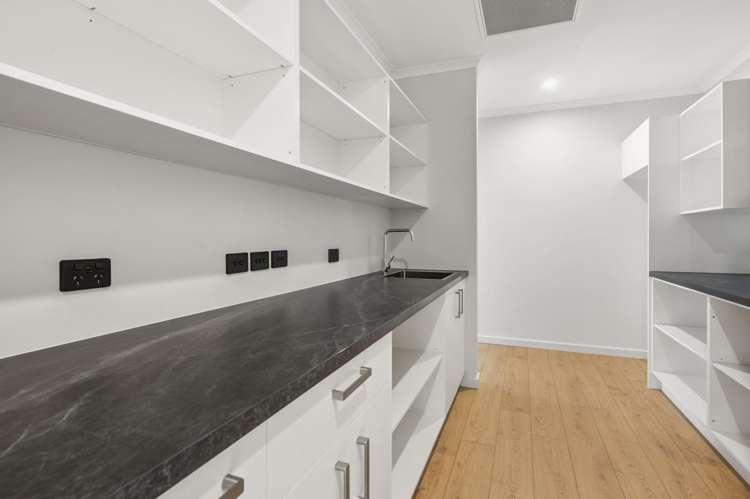 54 Great West Road_5