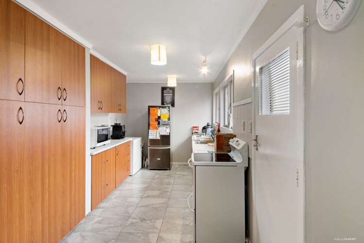 61 Taioma Crescent Te Atatu Peninsula_10