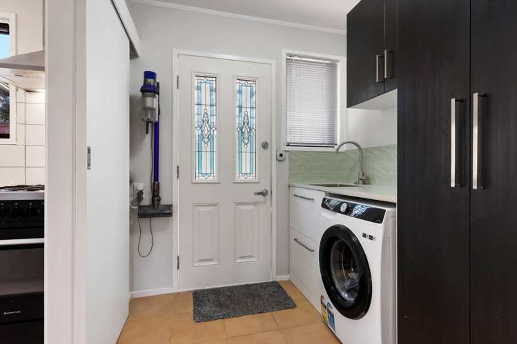 17 Panzic Place Glen Eden_10