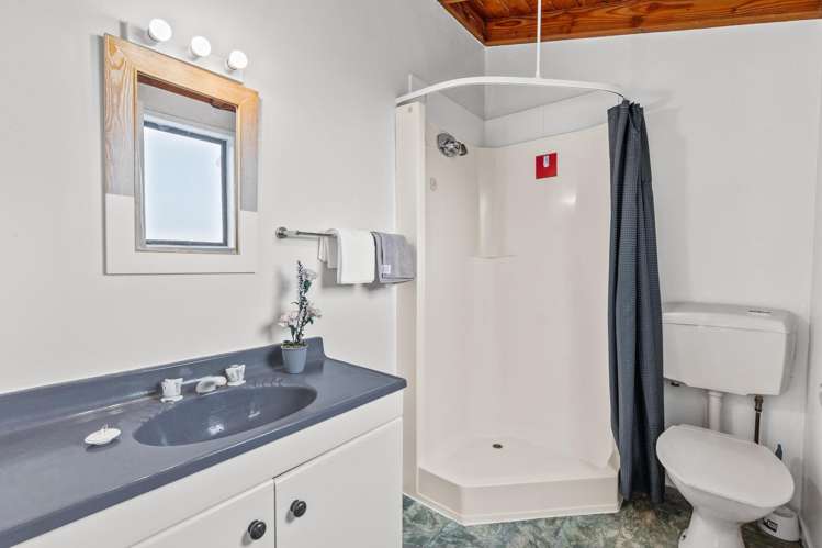 1/86 Waimumu Road Massey_13