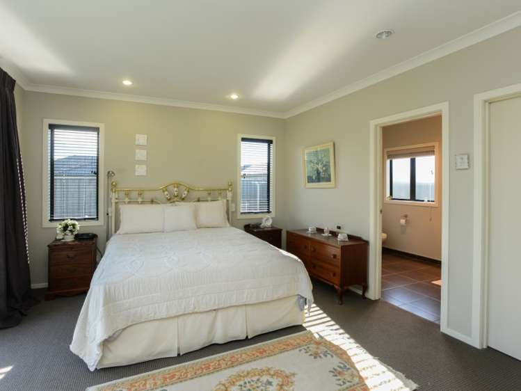 212 Nottingley Road Frimley_8