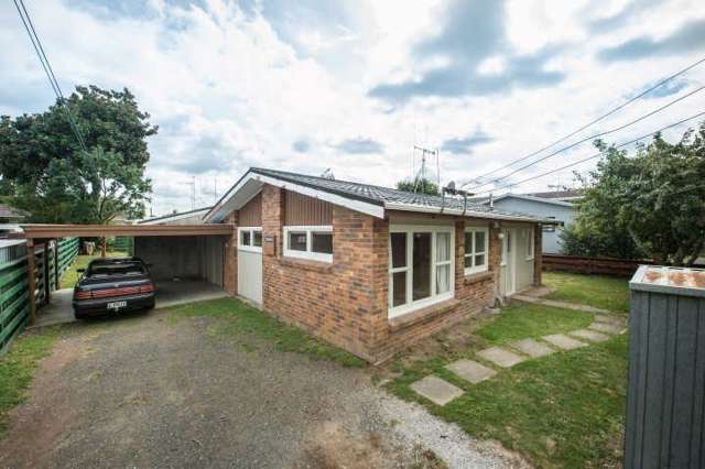 Comfortable 2 Bedroom Unit Close to University & Schools