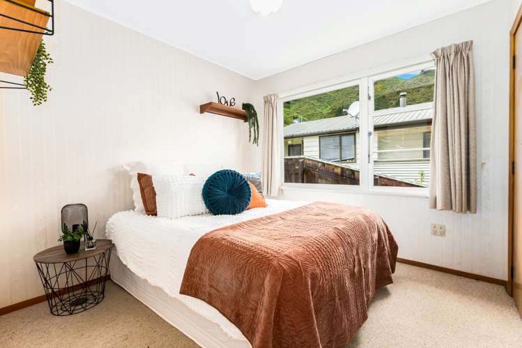 35 Castlerea Street Wainuiomata_12