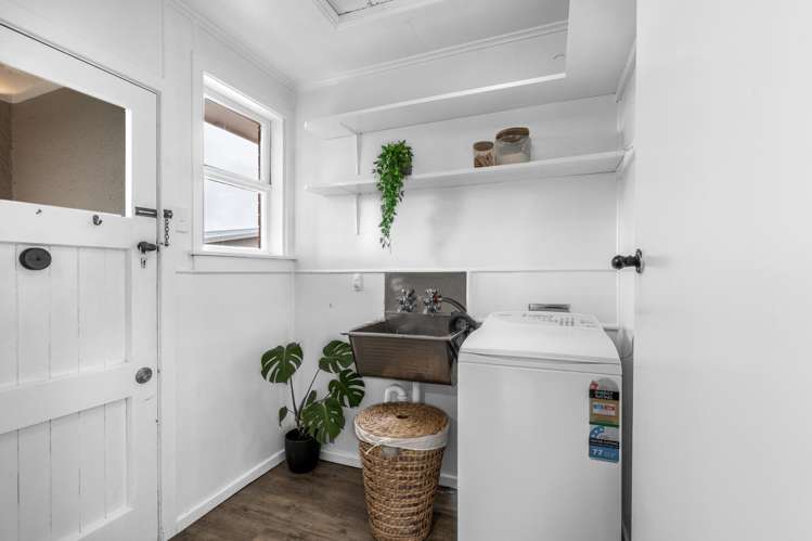 82 Saturn Street Strathern_13