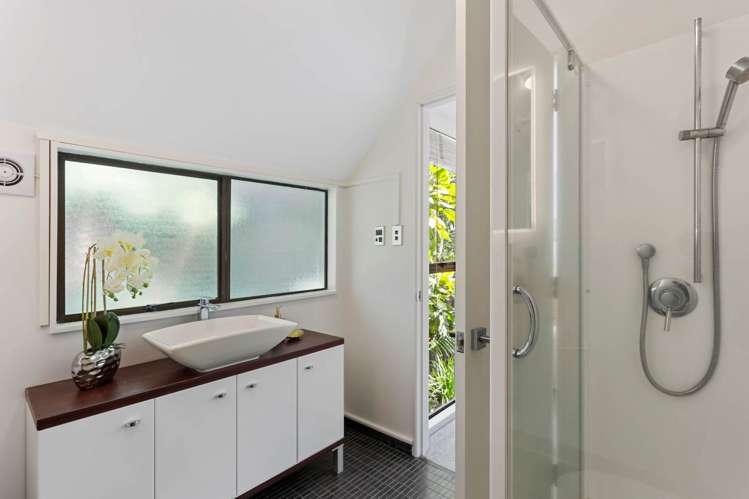 2/4 Prospect Terrace Milford_10