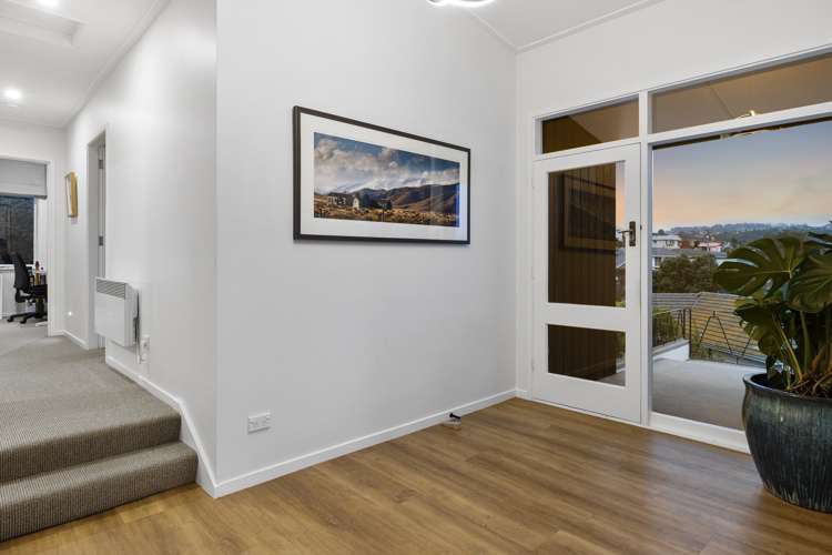 77 Easther Crescent Kew_11