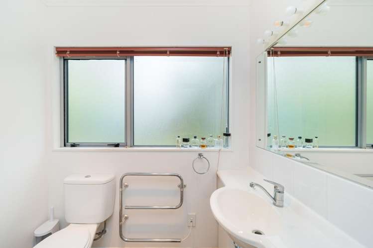 29 La Lena Grove Fitzherbert_21
