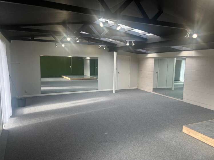 Tenancy 2, 10 Myrtle Street Hamilton East_2