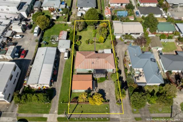 Stucco Home & Income on 825sqm