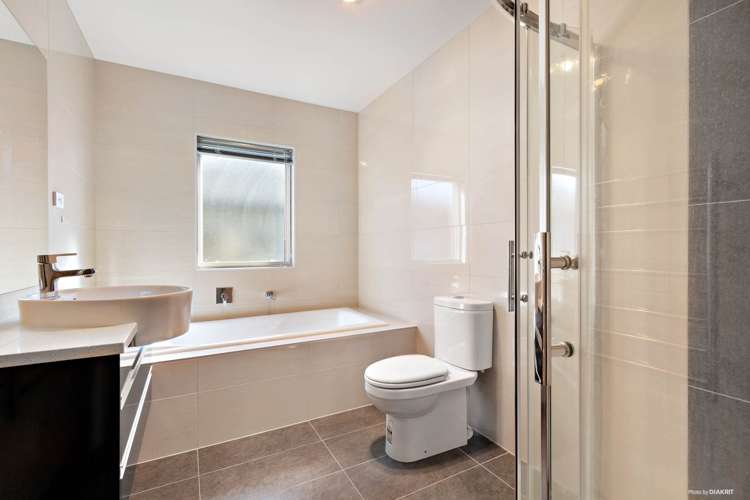 79 Valderama Drive Flat Bush_10