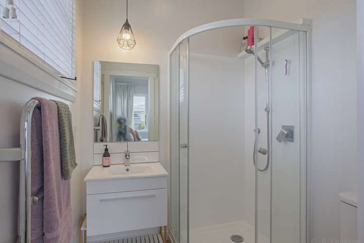 172 Le Cren Street Seaview_7