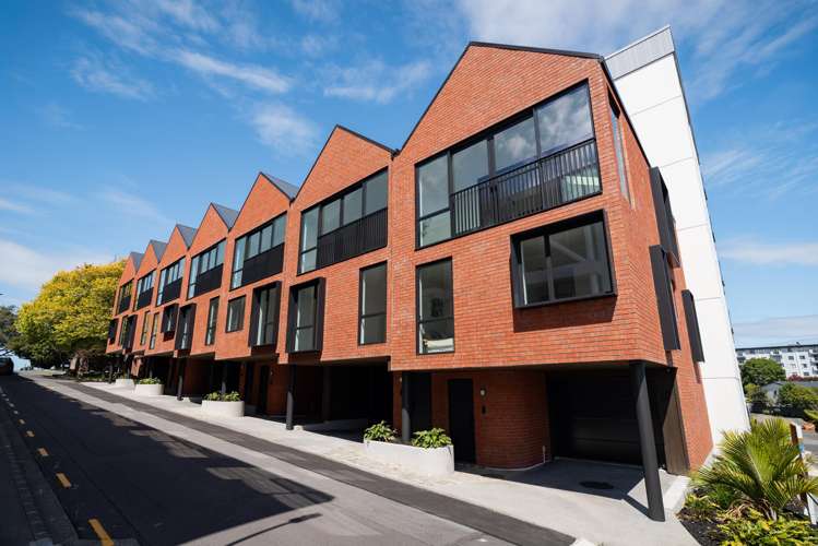 2/3 Madeira Lane Grafton_11