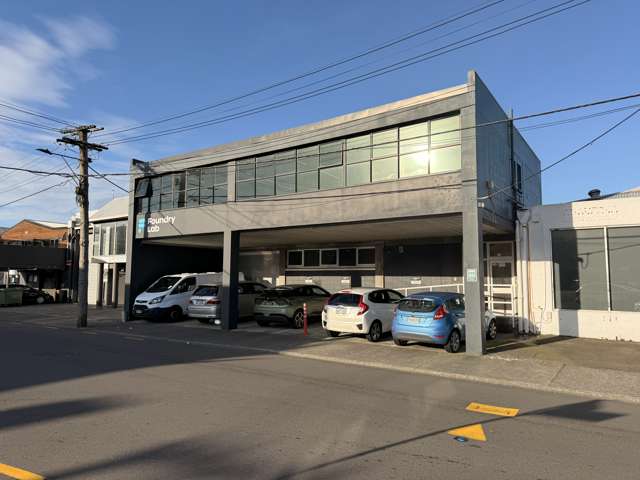 Well appointed office and warehouse