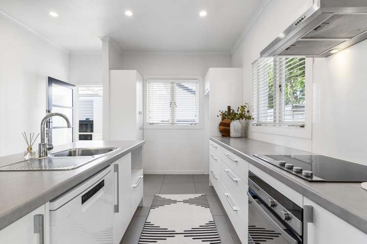 199 Point Chevalier Road Point Chevalier_6