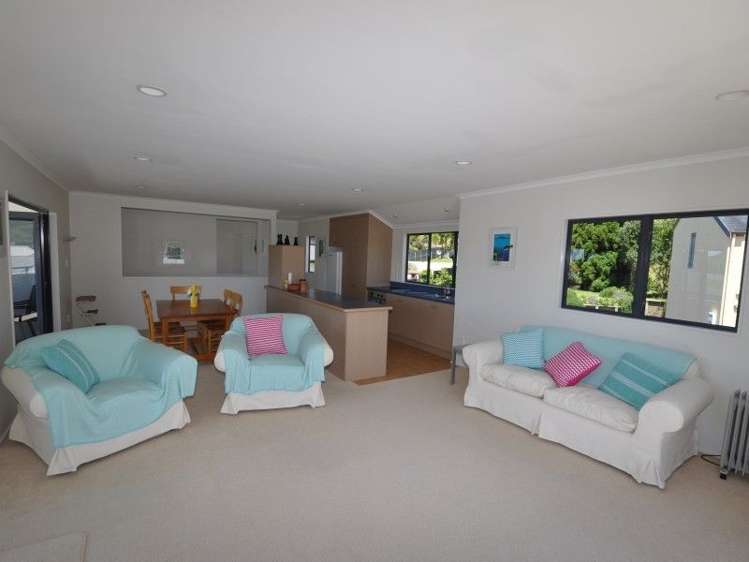 110 The Yardarm Pauanui_3