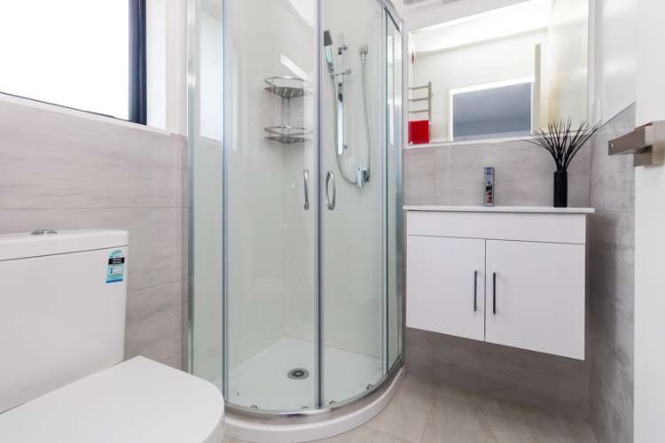 71a Solar Road Glen Eden_13