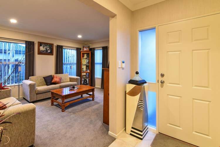 29 Stranraer Crescent Wattle Downs_21