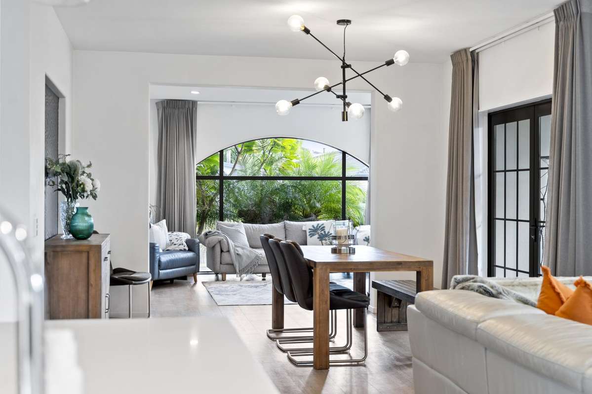 19 Pine Harbour Parade_1