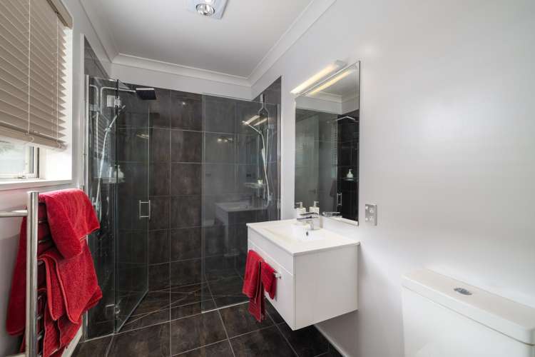 11 Breton Close Northwood_17