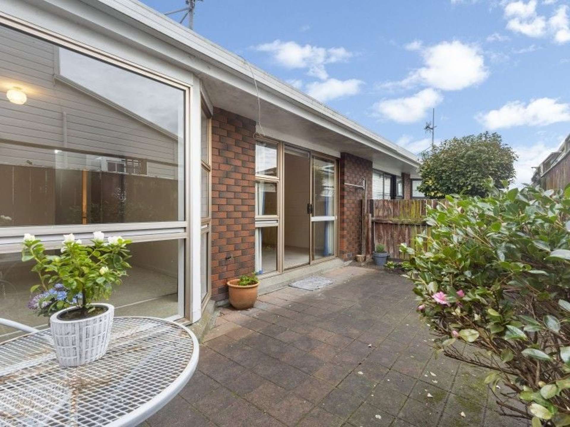 2/128 Albert Street Terrace End_0