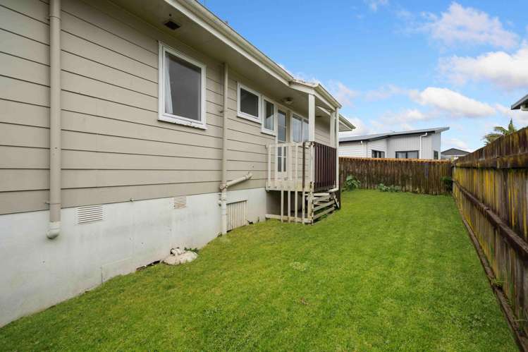 2/17 Anglers Way Wattle Downs_17