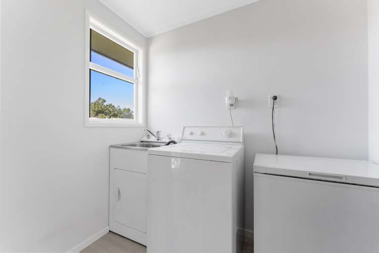 42 Robinson Crescent Westbrook_12