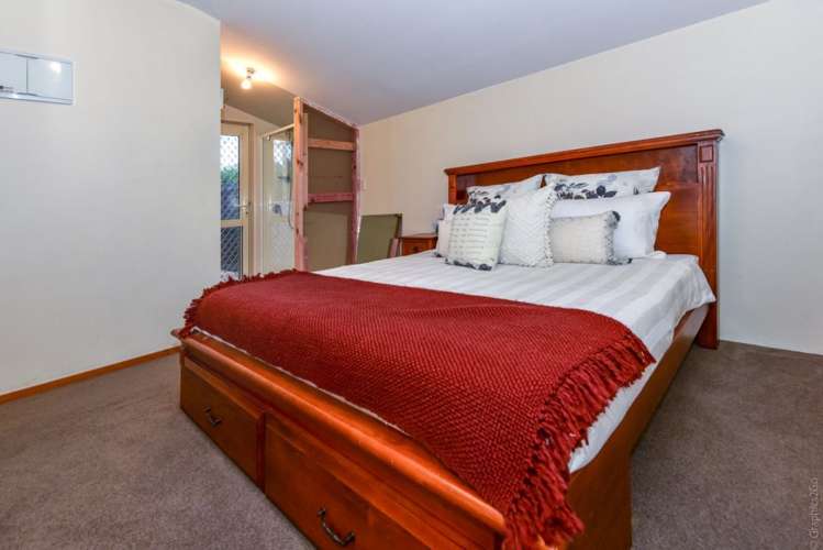 15b Maronan Street Woolston_17