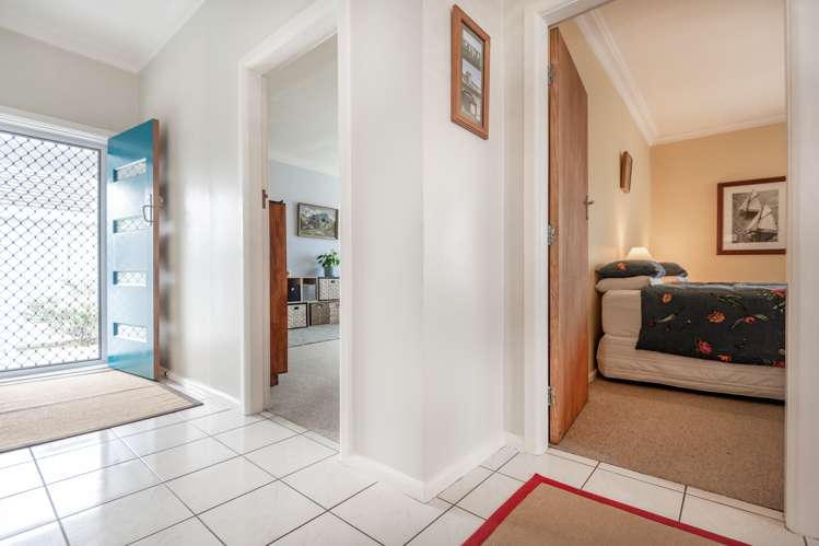 215 Mayfair Avenue Mayfair_11