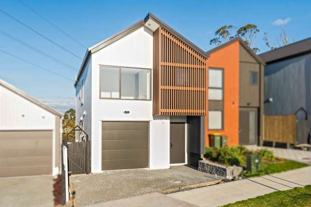 High-Spec Freestanding Home–Move In for Christmas